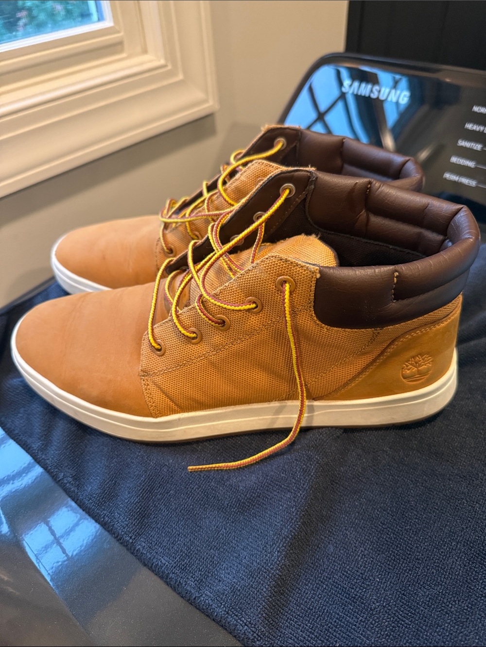 Timberland Men's Tan & Dark Brown Chukka Boots